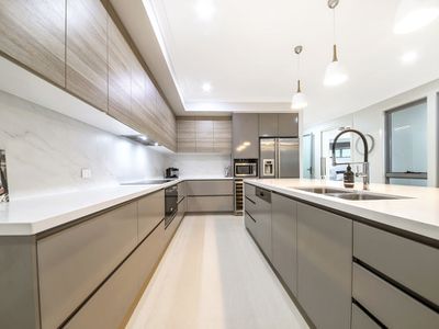 5 Commodore Place, Manly West