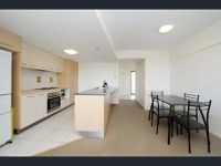 10 Grand Pde, Kawana Island