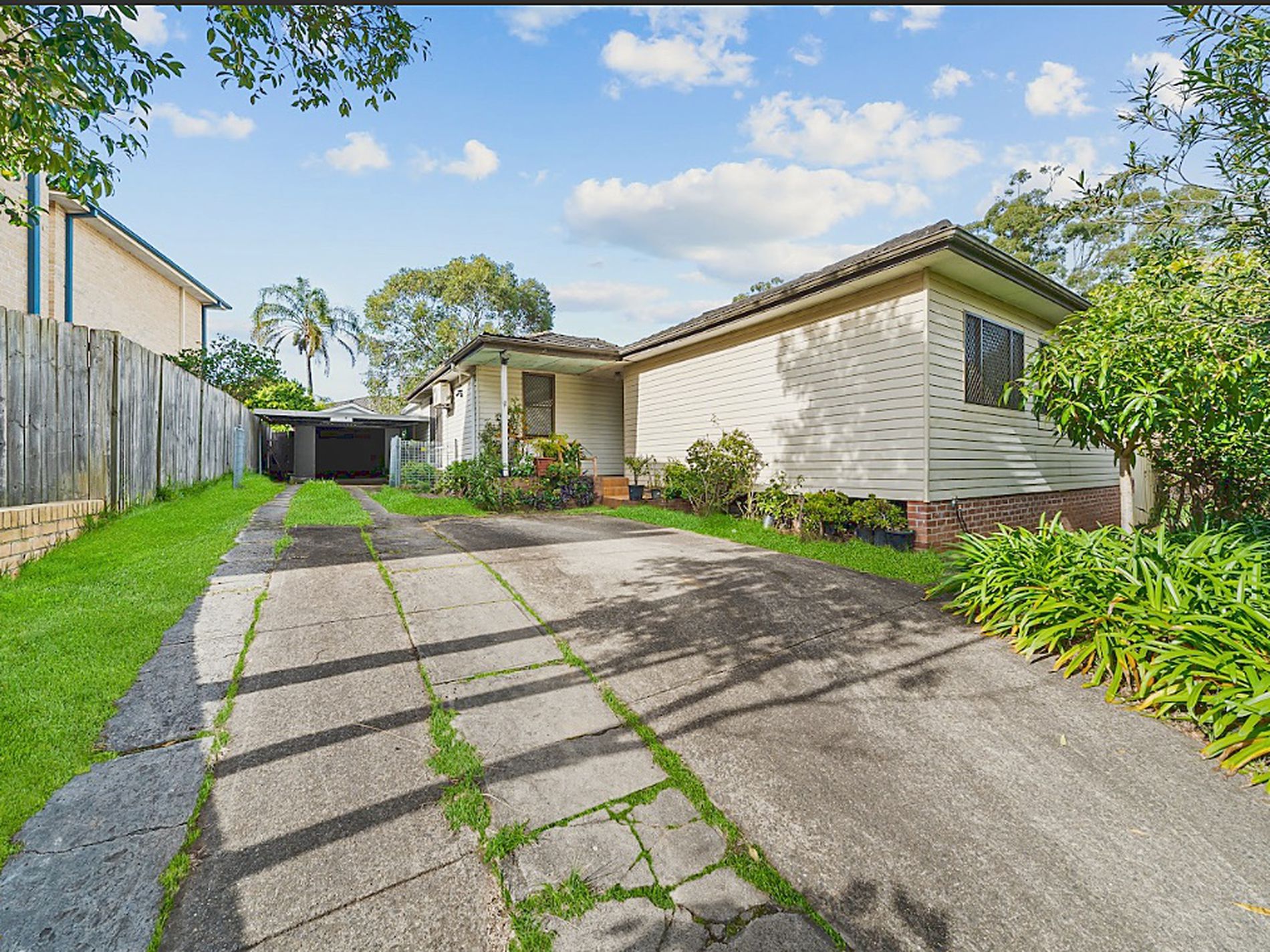 2 Simpson Street, Dundas Valley