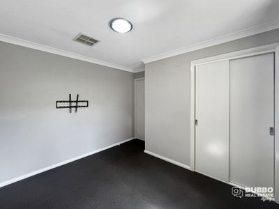 12 Glenshee Close, Dubbo