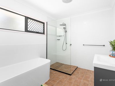 17 Greer Street, Meikleville Hill