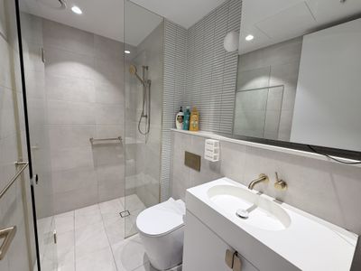 2802 / 545 Station Street, Box Hill