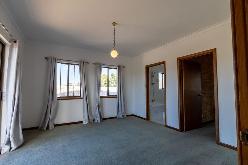 25 Liverpool Street , Shoalwater