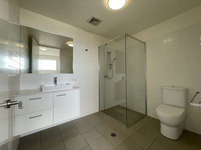 06 / 104-106 Central Lane, Gladstone Central