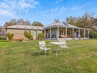 2271 Snow Road, Markwood