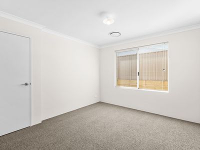 17 Desert Pea Loop, Piara Waters