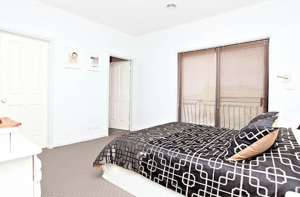 15 Dunfermline Ave, Greenvale