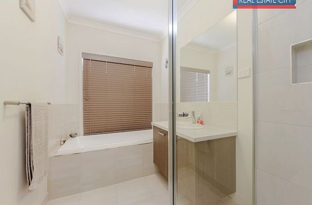 39 Perugia Avenue, Greenvale