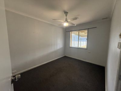 8 Beddoes Avenue, Dubbo