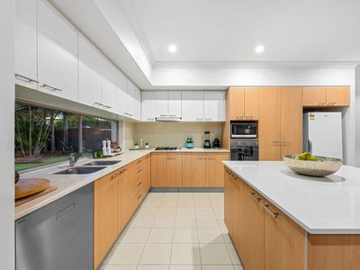 2 Barrington Crescent, Wakerley