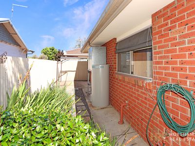 2 / 5 George Street, Horsham