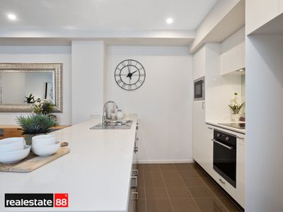 99 / 172 Railway Parade, West Leederville
