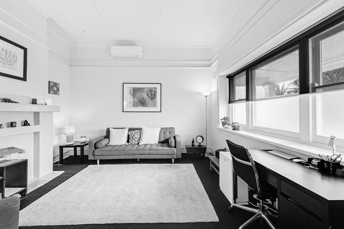 92 Douglas Parade, Williamstown