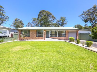 16 Lakeshore Avenue, Kingfisher Shores