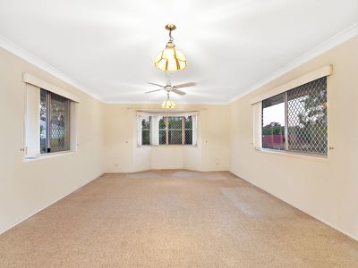 4 Coates Court, Brassall