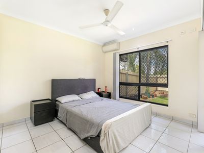 8 / 11 Sonder Crescent, Bakewell