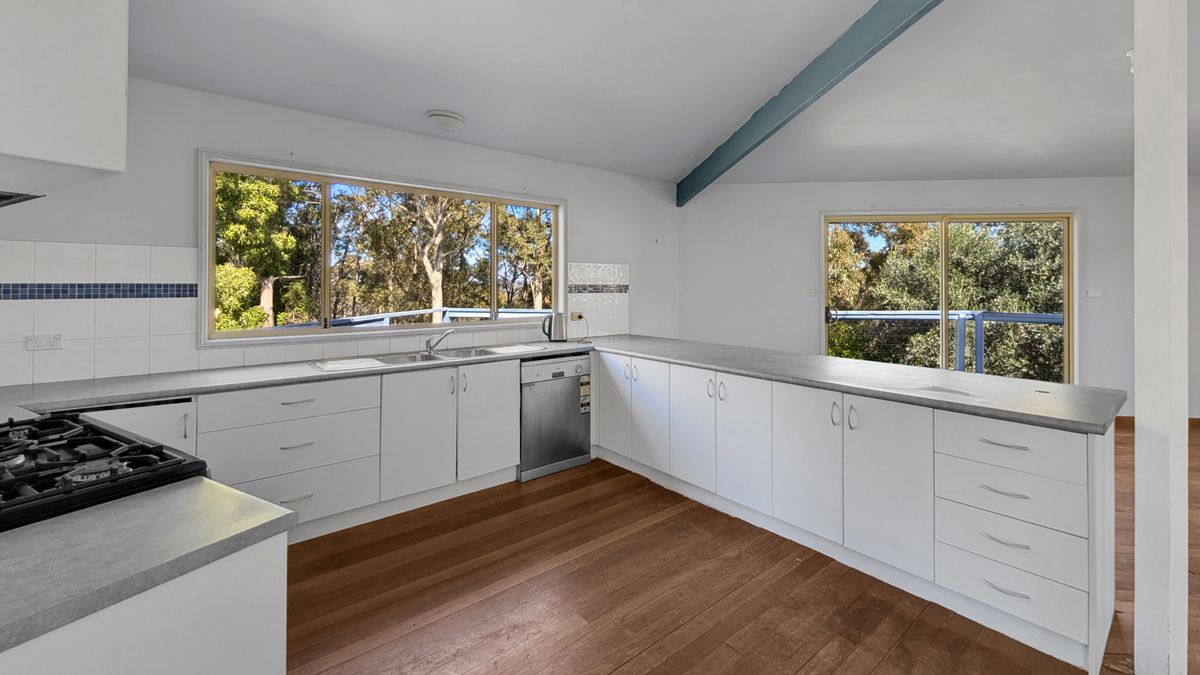 35 Hillcrest Avenue, North Narooma