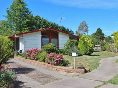 6 Prest Court, Mansfield