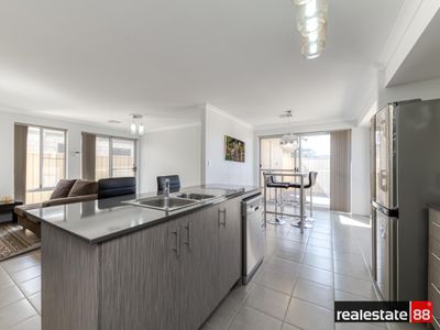 18 Packer Rise, Hammond Park