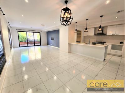 6 Berrima Court, Cranbourne North