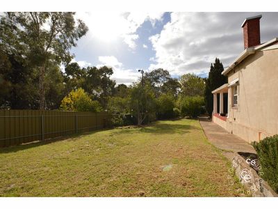 4 Mount Crawford Road, Williamstown