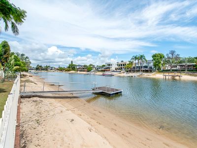 18 Rosemont Ave, Broadbeach Waters
