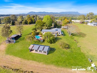 490 Beechwood Road, Beechwood
