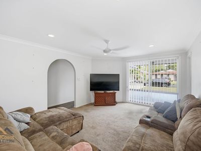 5 Wright Close, Tuncurry