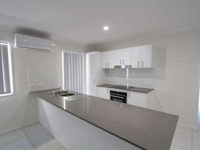 1 / 6 Soho Drive, Deebing Heights