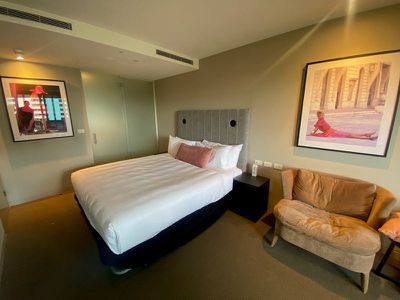 805 / 452 St Kilda Road, Melbourne