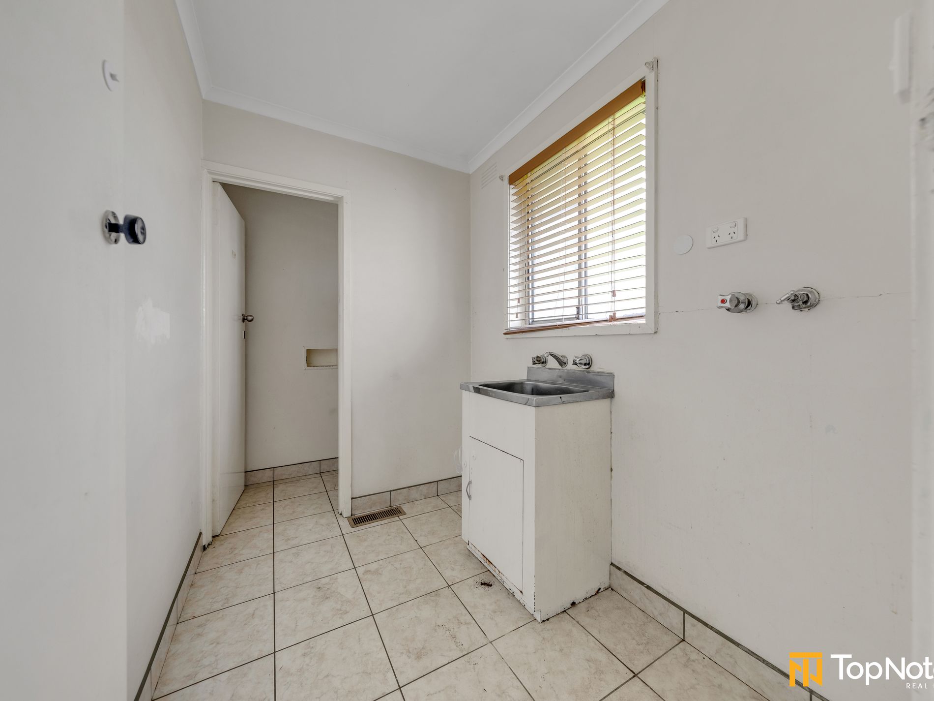 19 Crockett
AVE, Craigieburn