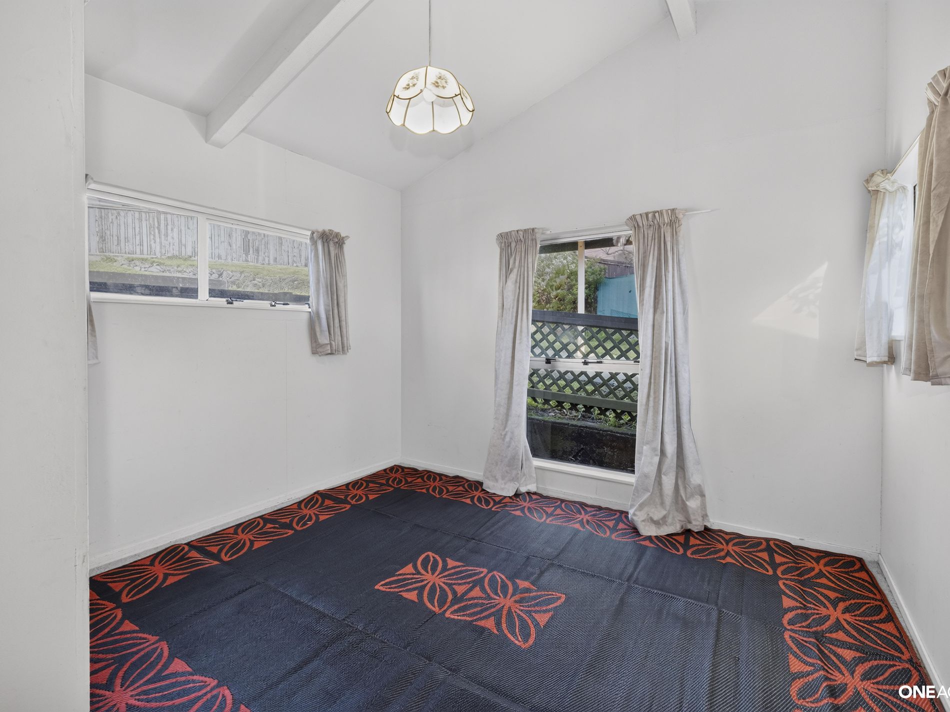 129 Gloaming Hill, Titahi Bay