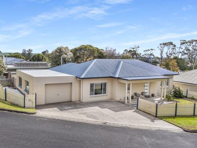 2 Moorak Crescent, Mount Gambier