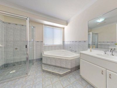 2 Juniper Place, Worrigee