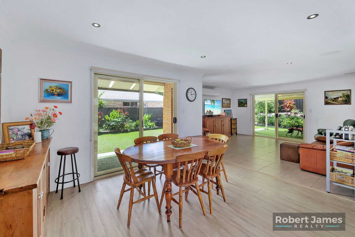 60 Bushlands Drive, Noosaville