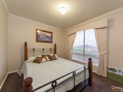 5 Eleanore Crescent, Hallam