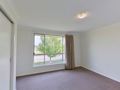 24 Dalbeattie Crescent, Dubbo