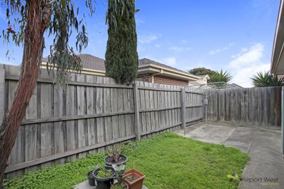 4 / 6 Warwick Place, Tullamarine