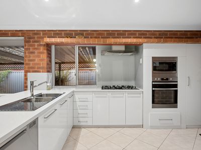 28 Hatherley Parade, Winthrop