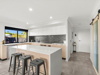 11 Hann Close, Rural View