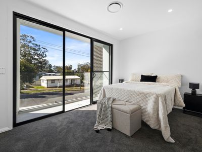 1 / 10 Cartwright Avenue, Miller