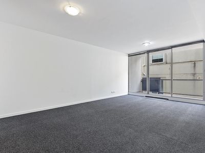15 / 100 Queensberry Street, Carlton