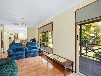 22 Foedera Crescent, Tewantin