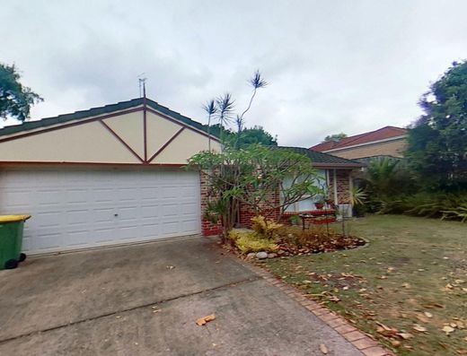 Bushlands Estate Home in Noosaville. Family Friendly with Ample Backyard Entertaining for the Kids & Adults!  image 1