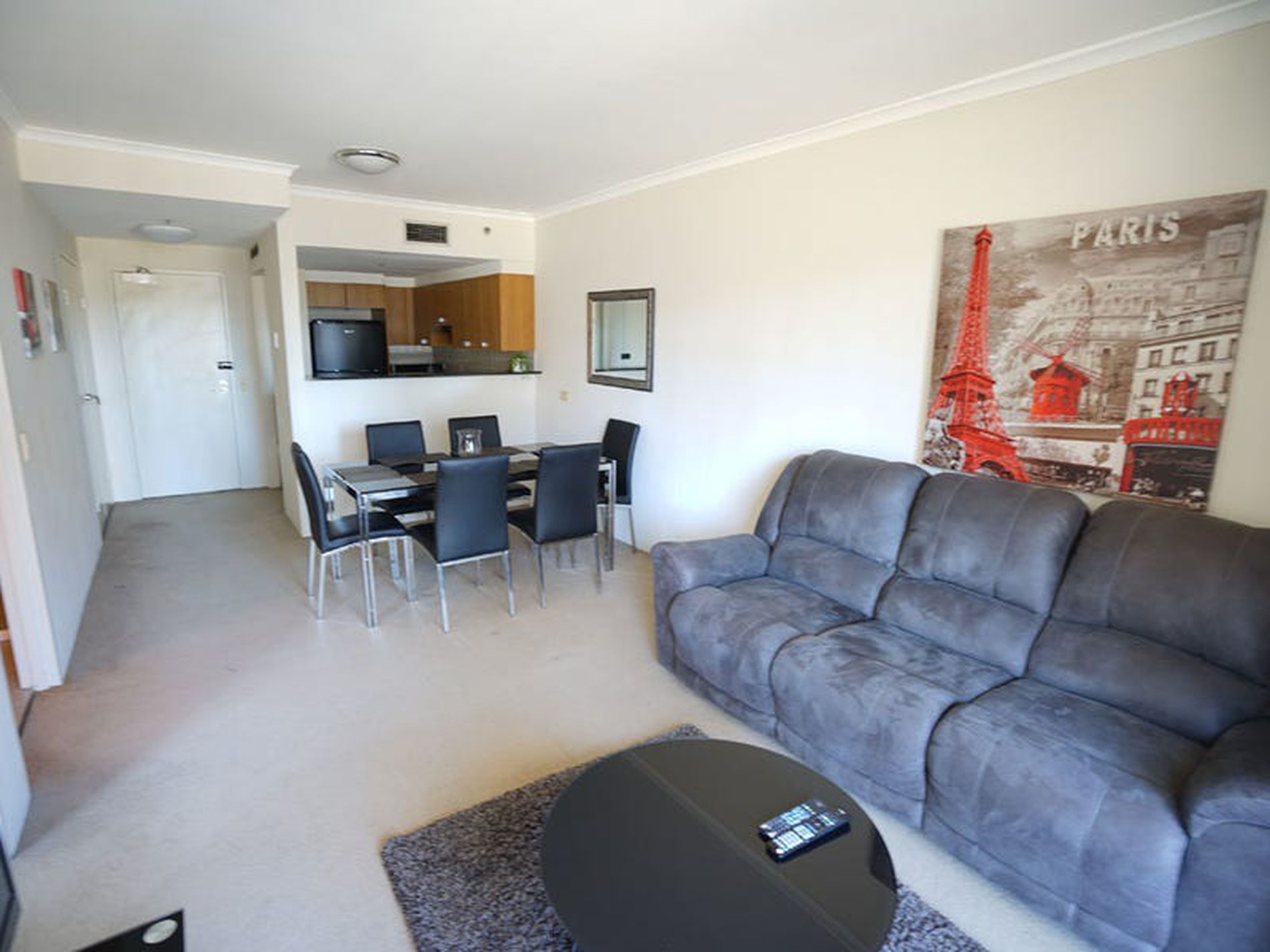 2004 / 1 Hosking Place, Sydney