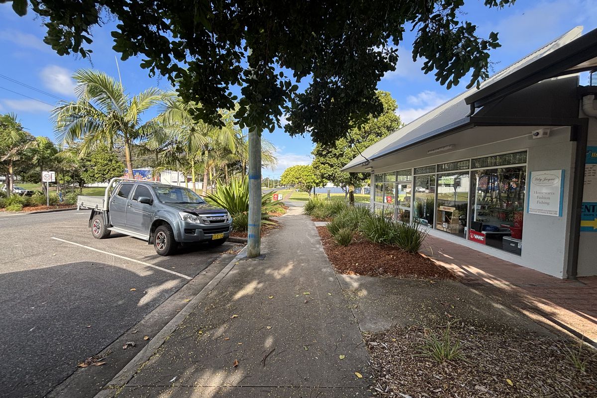 1 & 4 / 42-44 Charles Street, Iluka