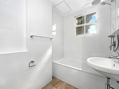 16 / 13A Queen Street, Arncliffe