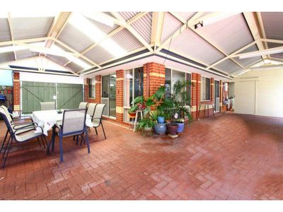 18 Woodhouse Circuit, Canning Vale