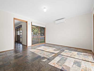 6 Bates Street, Cranbourne West