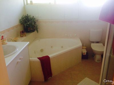 2 Sunnyvale Court, Hampton Park